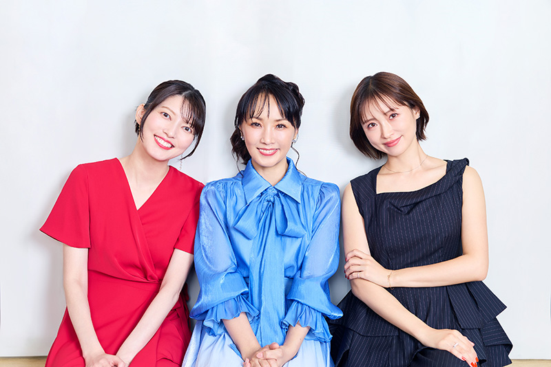 （左から）朝夏まなとさん、濱田めぐみさん、笹本玲奈さん