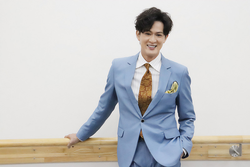 新納慎也さん