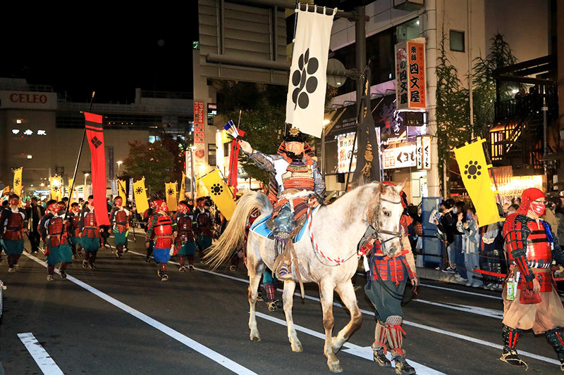 武者行列の様子