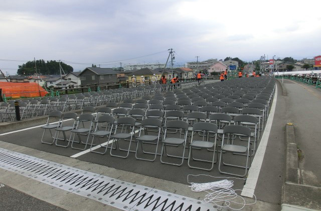 釈迦堂川花火大会イス席