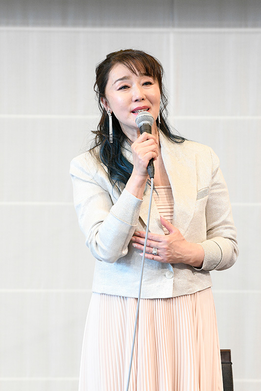 浅野ゆう子さん