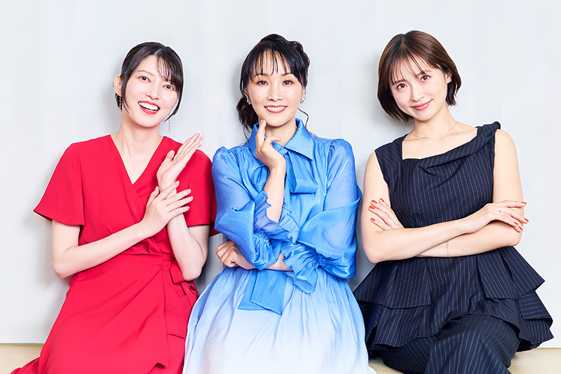（左から）朝夏まなとさん、濱田めぐみさん、笹本玲奈さん
