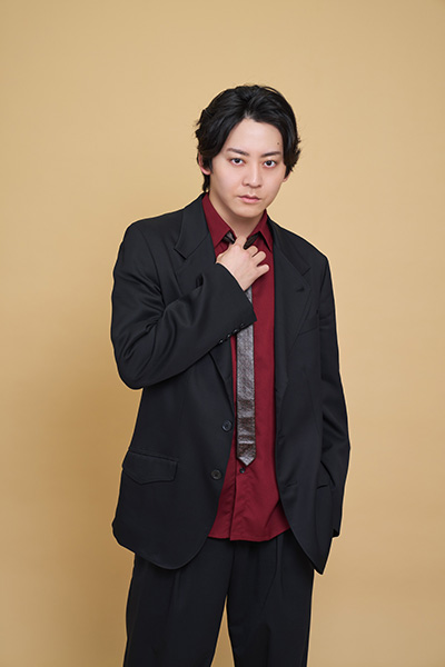 牧島 輝さん