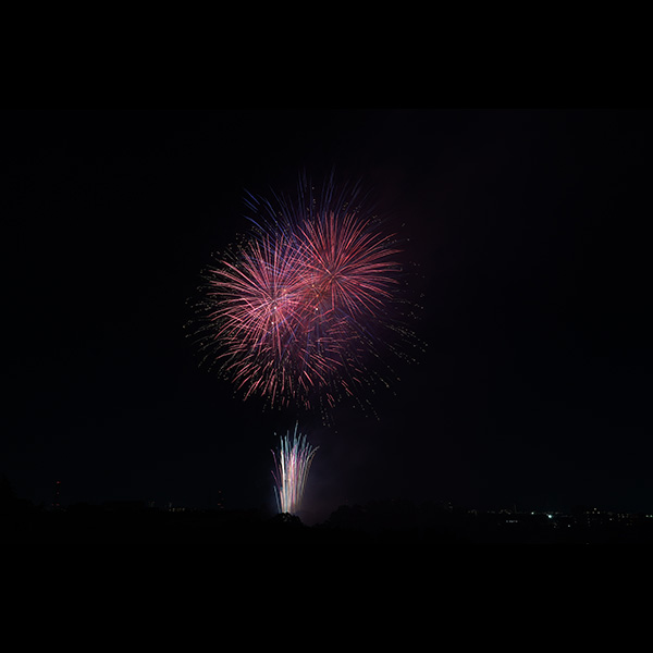 朝霞市民祭り彩夏祭花火写真