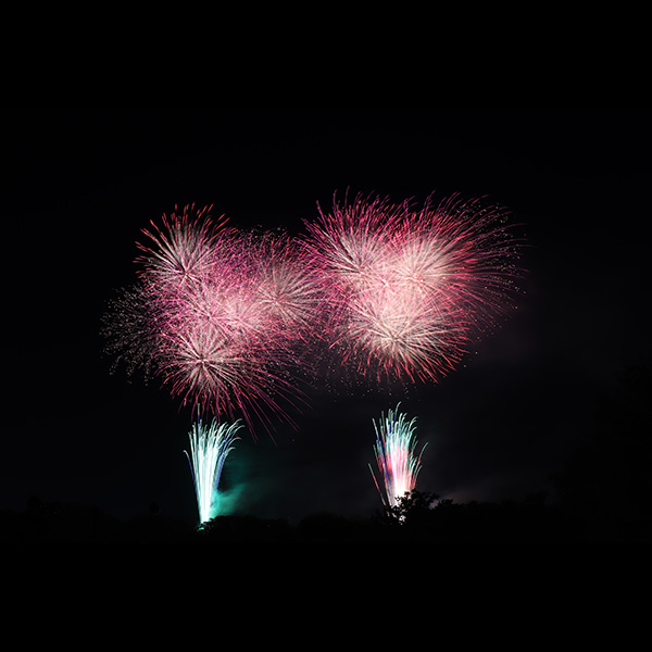 朝霞市民祭り彩夏祭花火写真